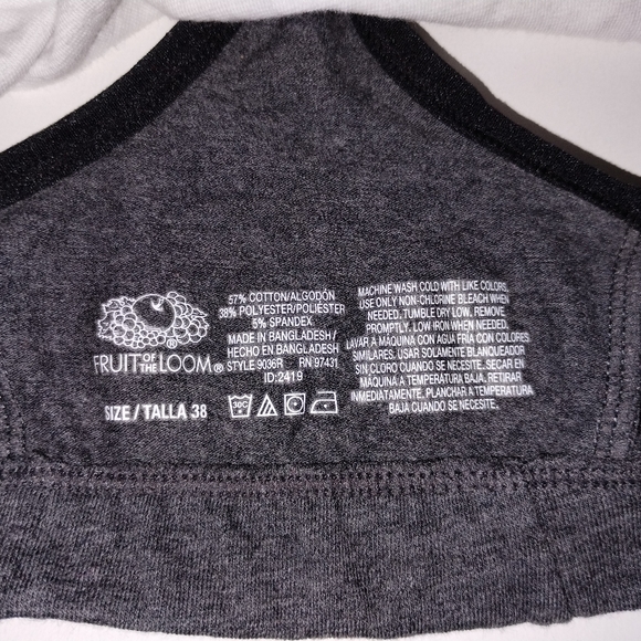 NEW Fruit of The Loom Black and Gray Racerback Sports Bra Size 38 - Picture 3 of 5